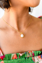 Load image into Gallery viewer, Center of the World Pearl Pendant Necklace